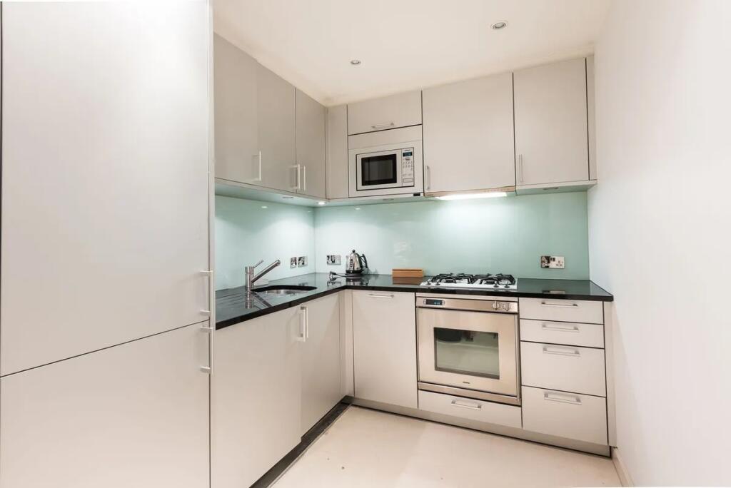 Apartment in London - More