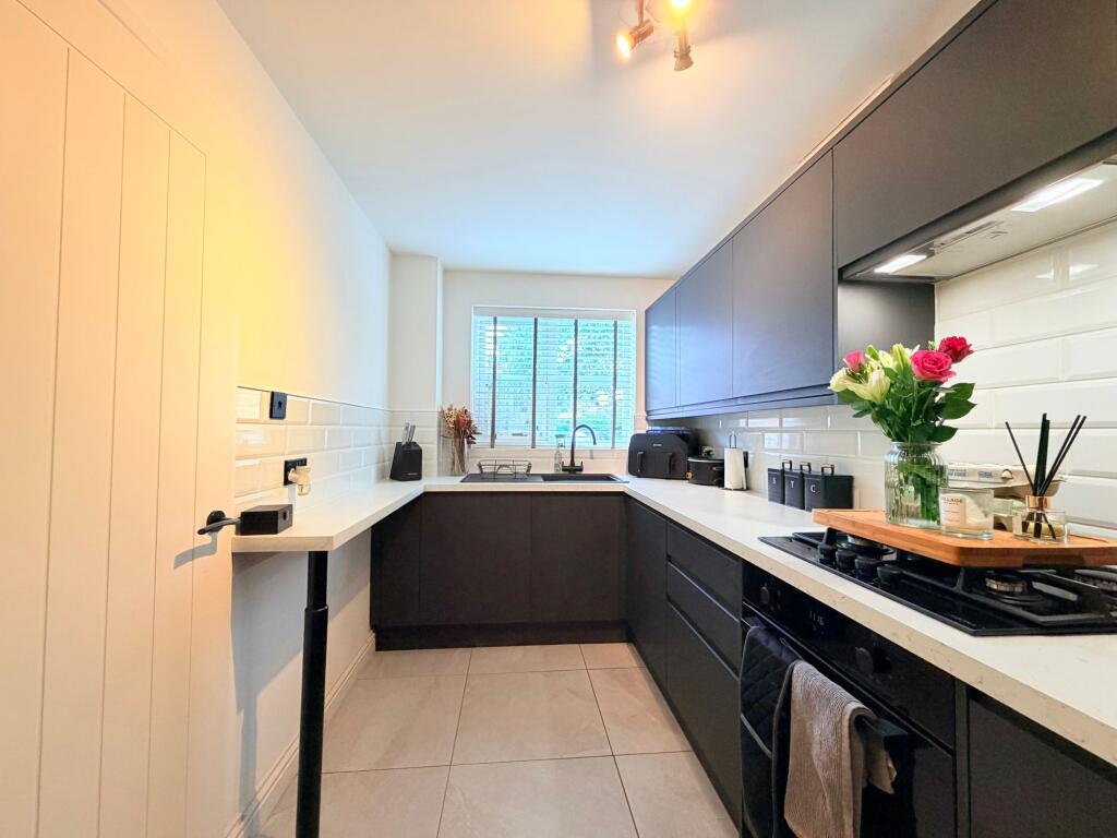House in North Warwickshire, Hartshill - View 4