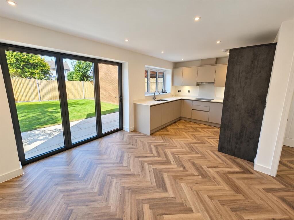 House in Thurleigh, Cross End - View 2