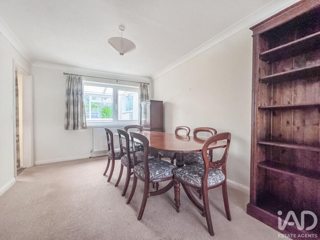 Leatfield Drive, Looseleigh, Plymouth, Devon, PL6 PERFECT FAMILY HOME photo 5
