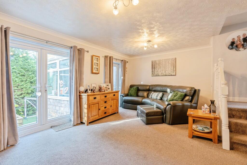 Barn Field Close, Colne, Lancashire, BB8 photo 4
