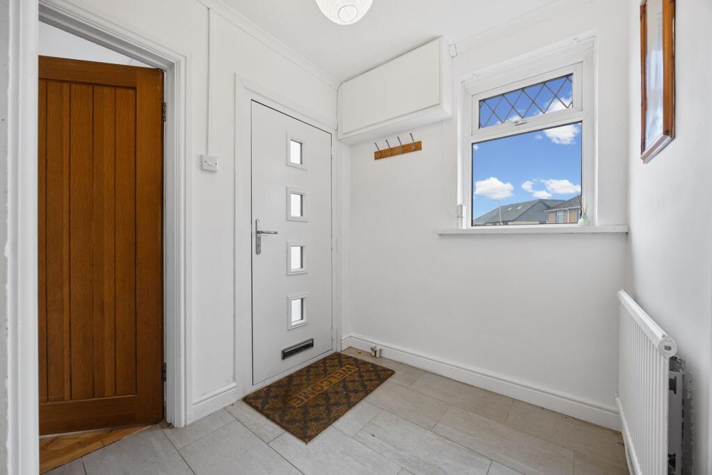 House in Cardiff, Llanharry - View 5