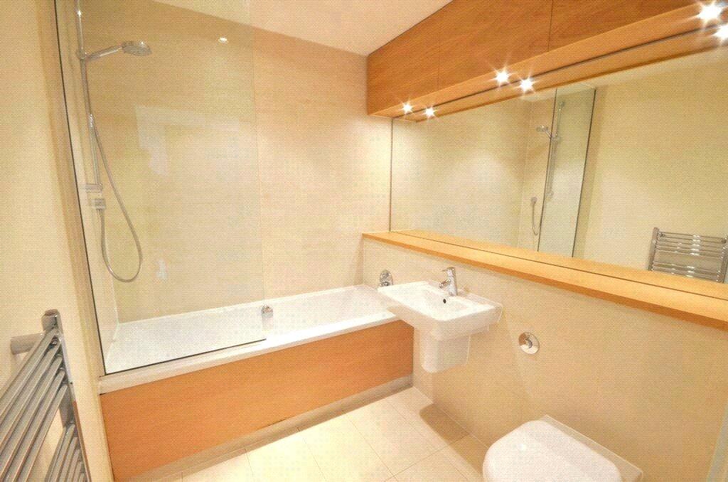 Apartment in Manchester - More