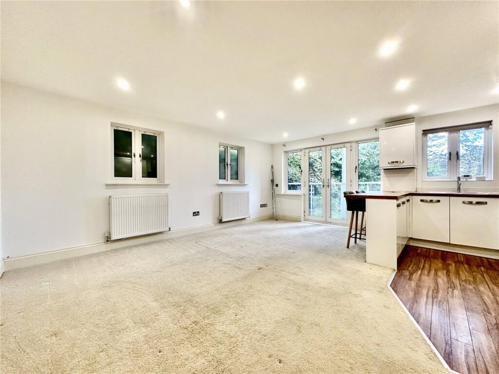 Apartment in Poole - View 3
