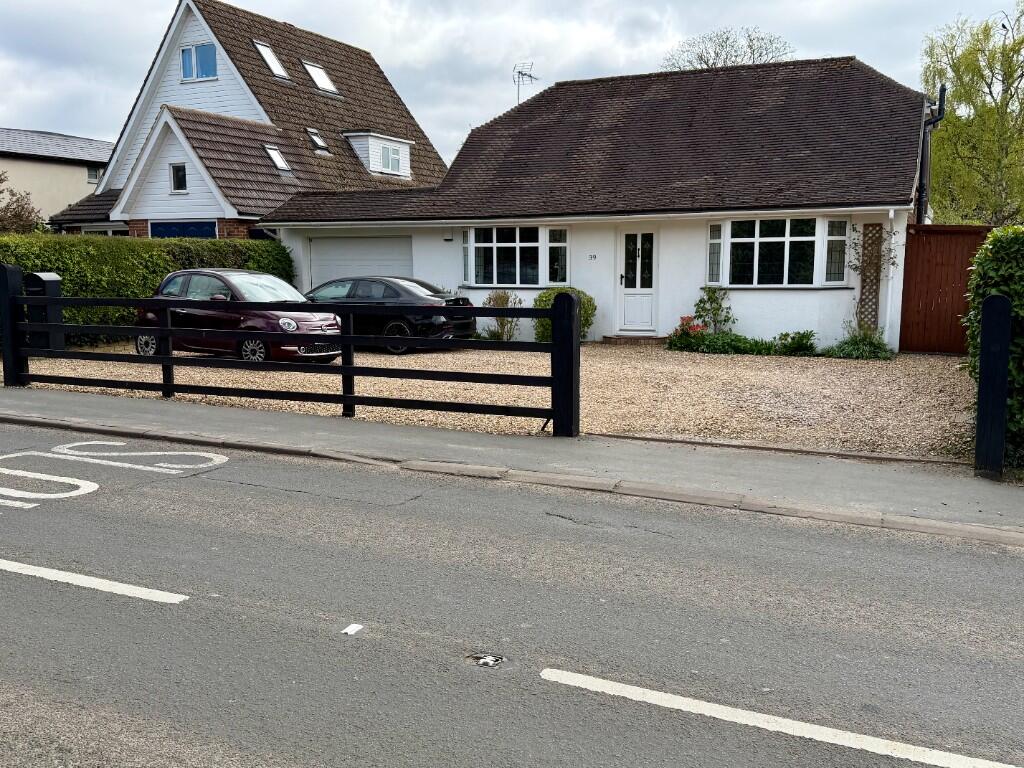 Main image of property: Chesham Road, Bovingdon, HP3
