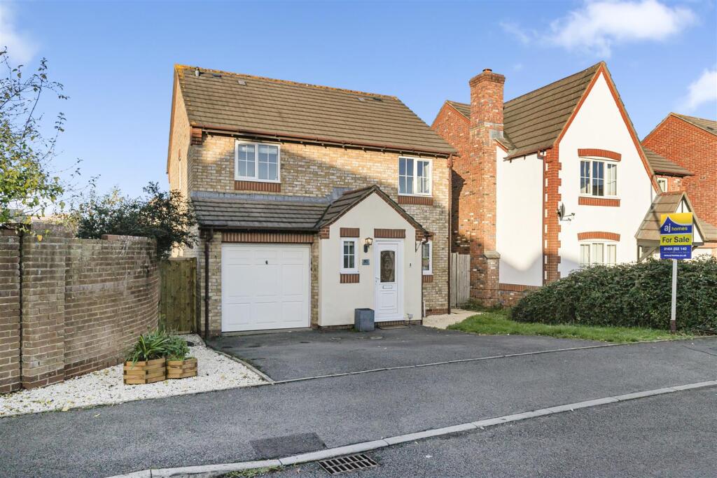 4-bed detached on The Bluebells, Bradley Stoke, Bristol, £475,000