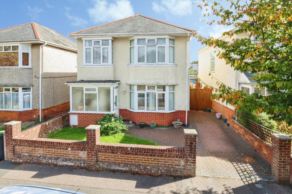 Main image of property: The Avenue, MOORDOWN, Bournemouth, Dorset, BH9