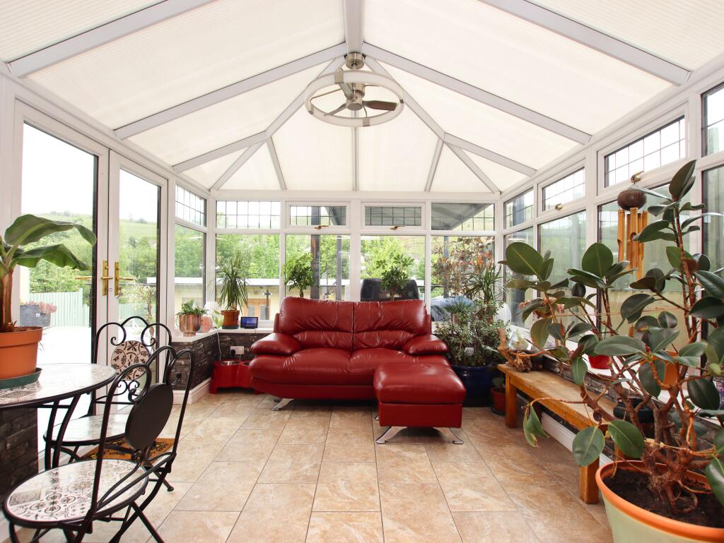 House in Tonypandy, Pen-y-graig - More