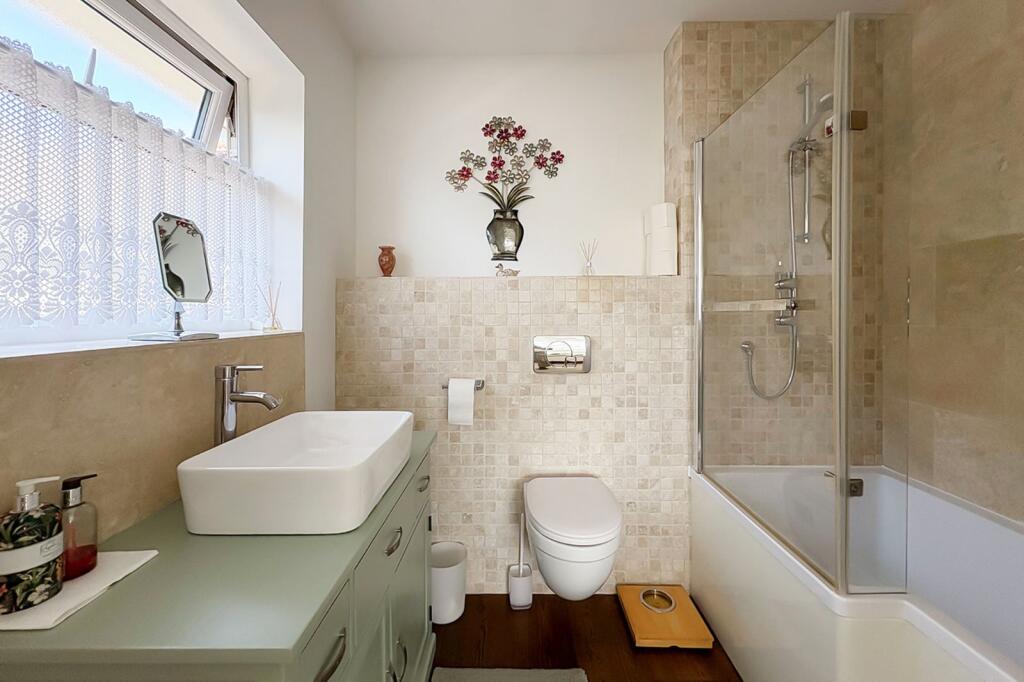 House in Arun, Rustington - More