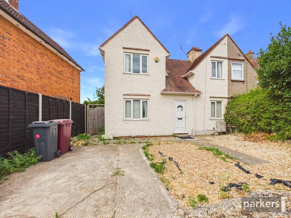3-bed semi-detached on Sycamore Road, Reading, Berkshire, RG2, £425,000