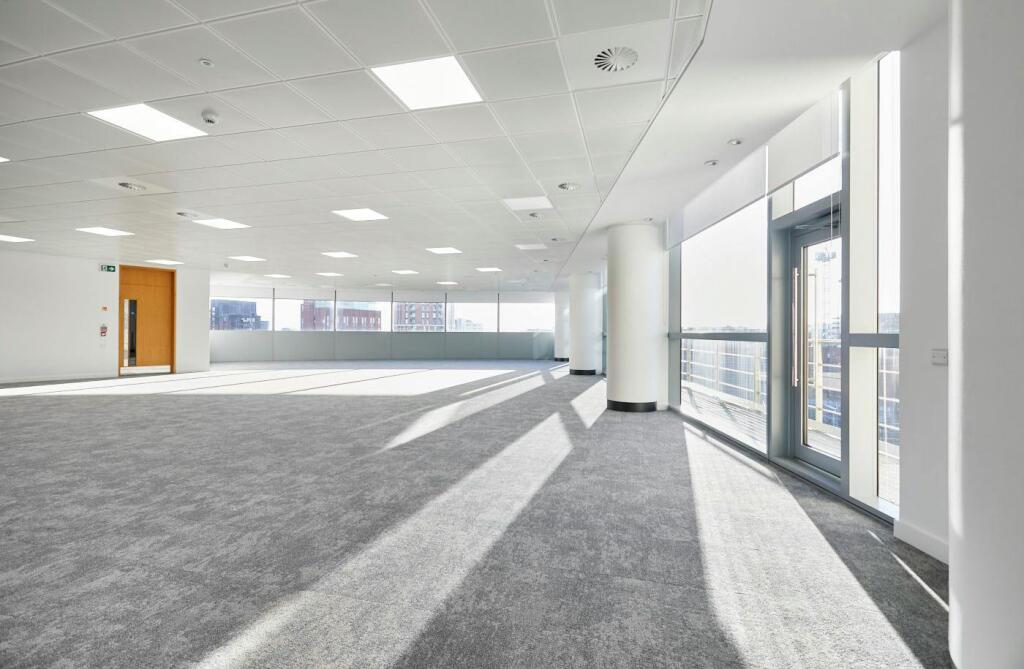 ONE WHITEHALL RIVERSIDE_HLA8433_LR.jpg