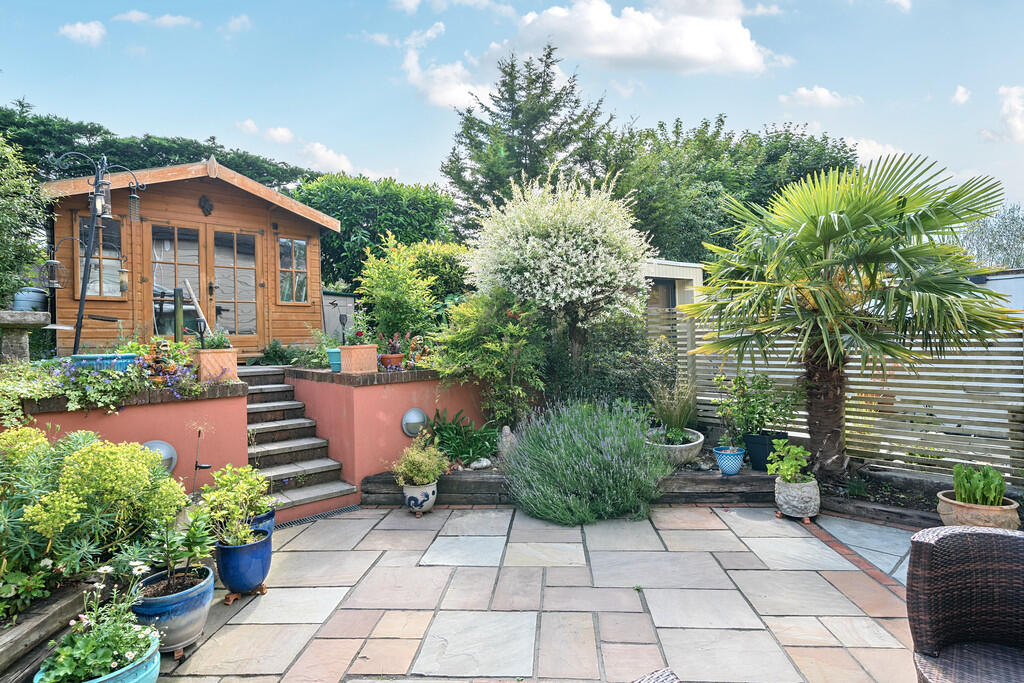 Storrington - close to village centre with 2 designated parking spaces photo 4