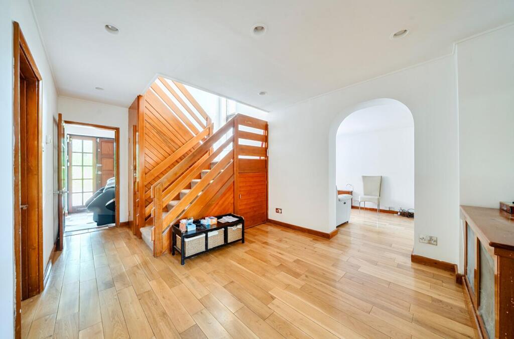 House in Harrow - More