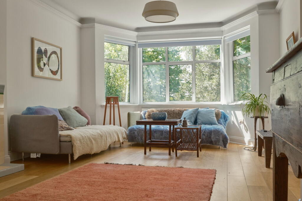 House in London - View 3