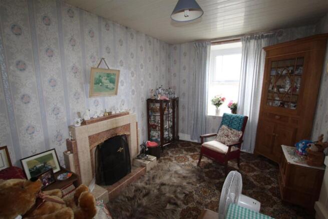 SITTING ROOM/PARLOUR
