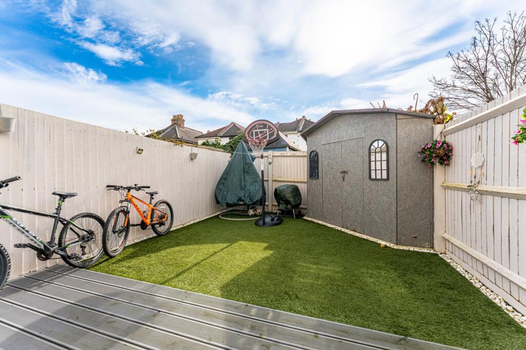 Leaphill Road, Bournemouth, BH7 - View 2