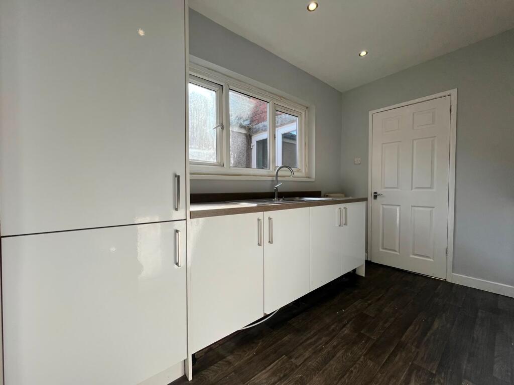 House in Newport - View 5