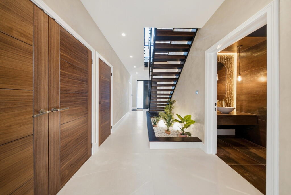 House in Harrow - View 4
