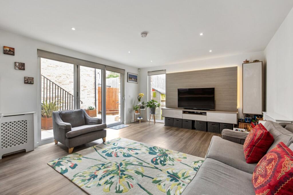 House in London - View 2