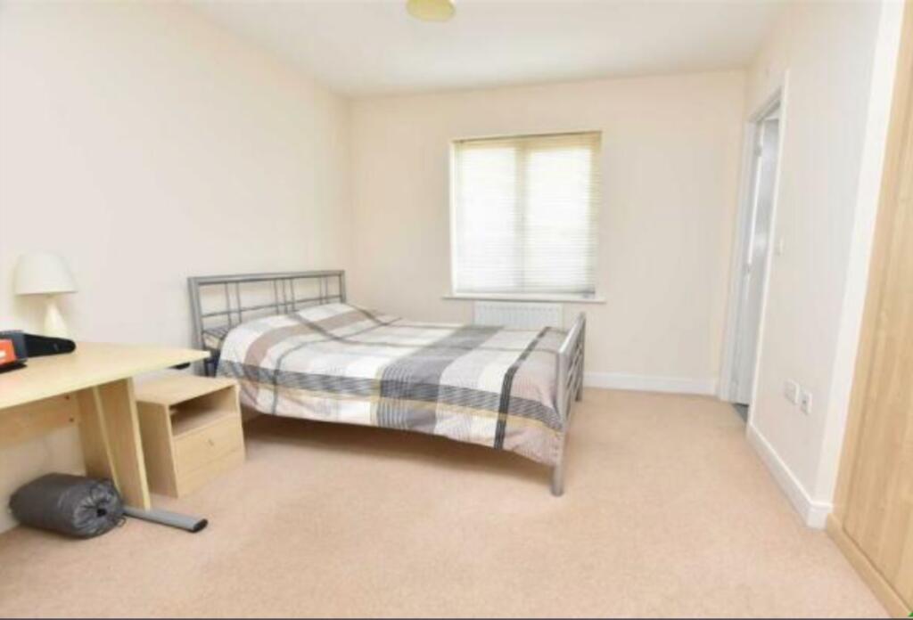 6 bedroom house for rent