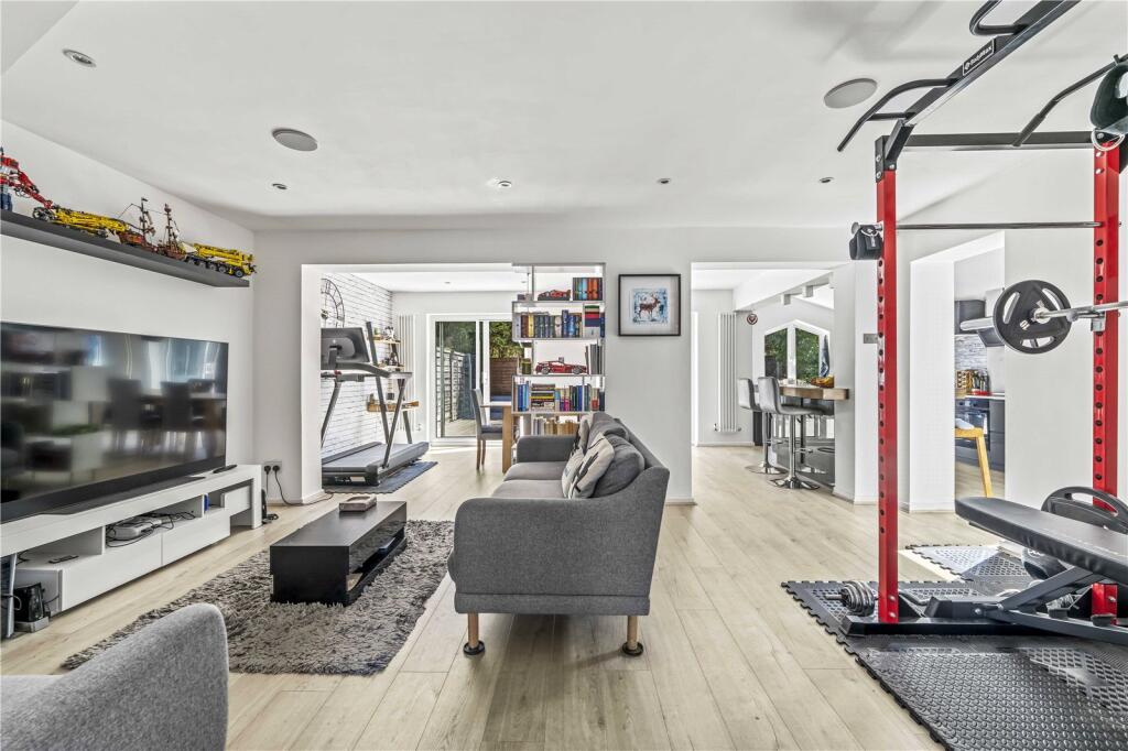 House in London - View 3