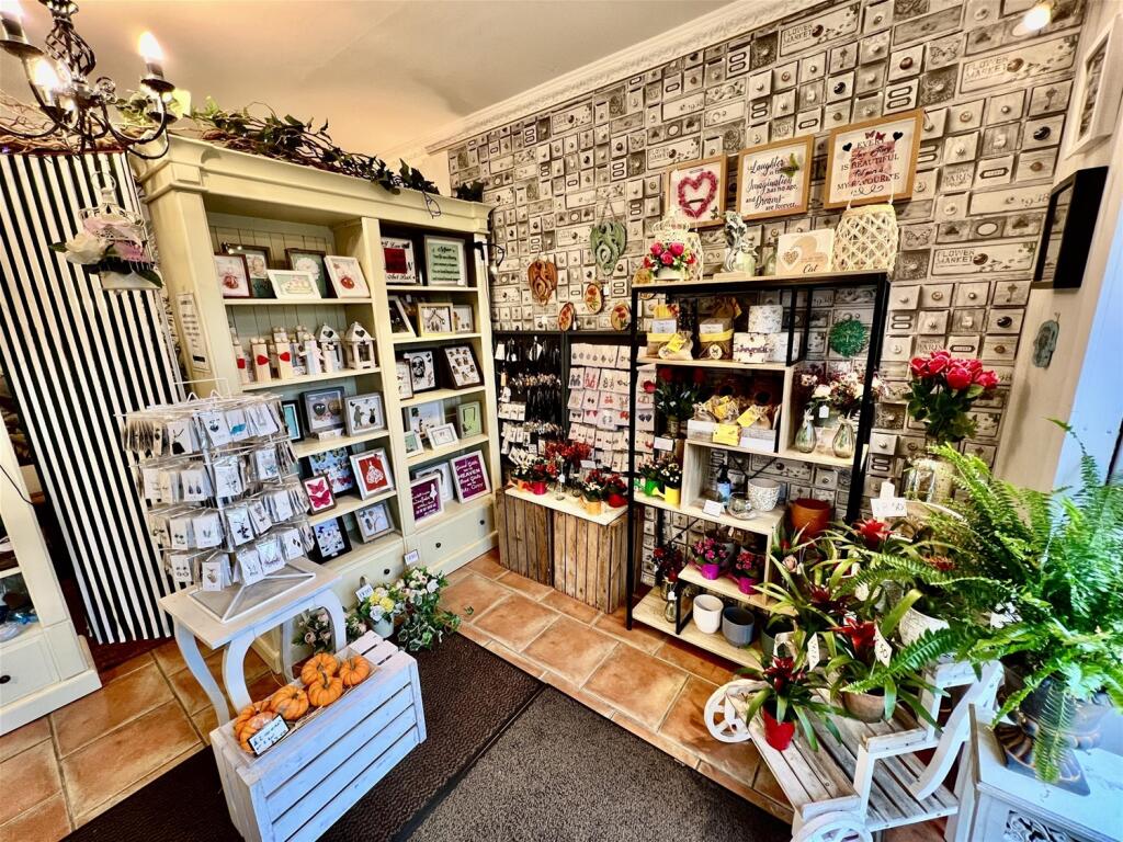 Retail, West Yorkshire