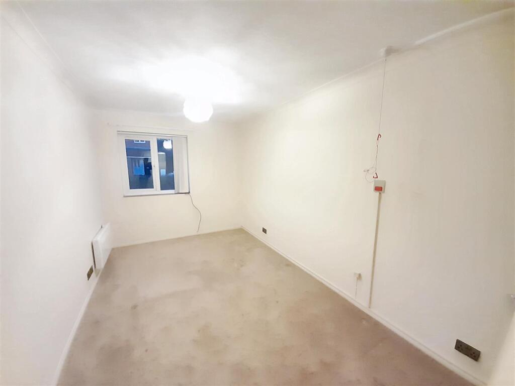 Priestley Way, Bognor Regis photo 4