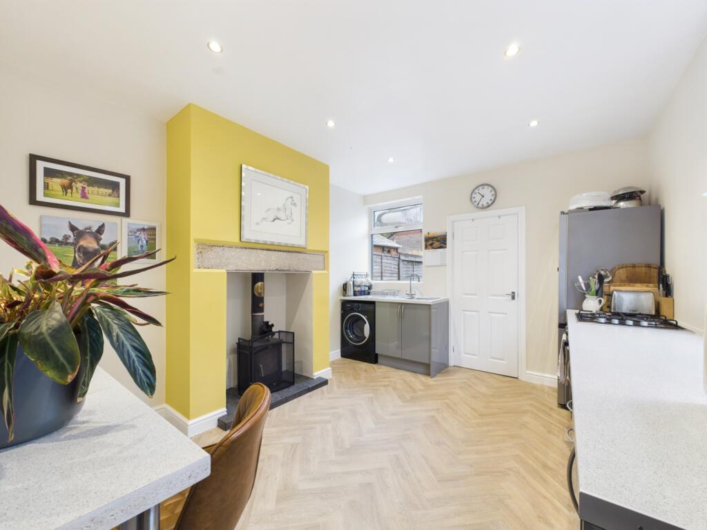House in Chesterfield, Derbyshire - View 3