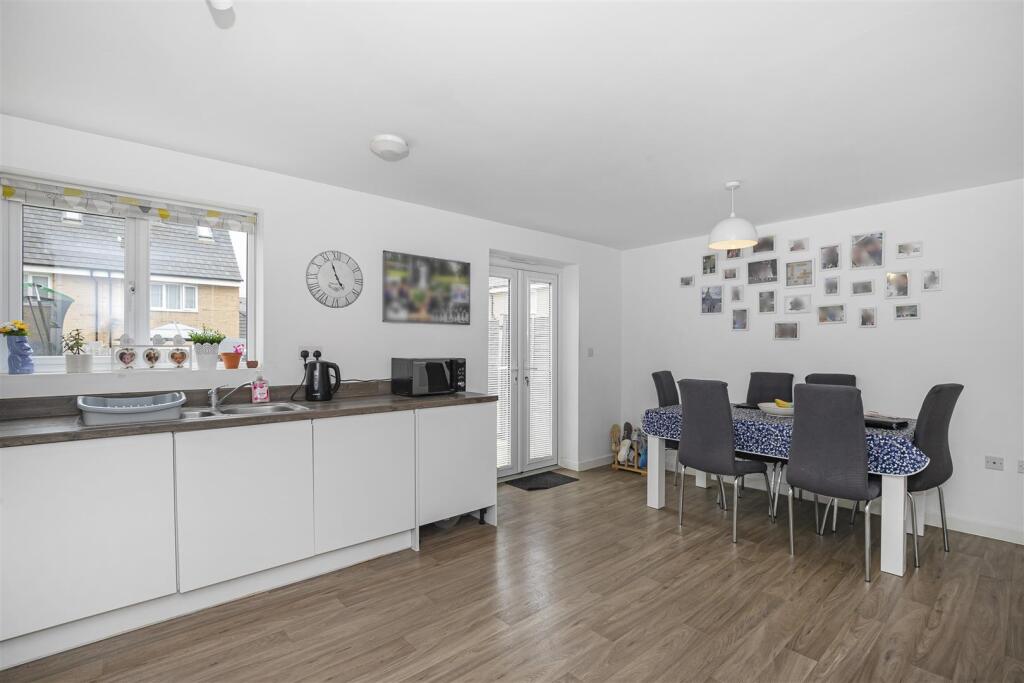 Willowherb Road, Emersons Green photo 3