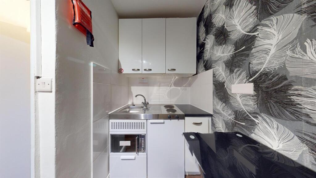 Studio flat for rent