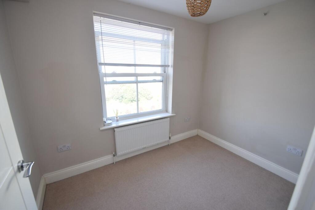Apartment in Eastbourne, East Sussex - View 5