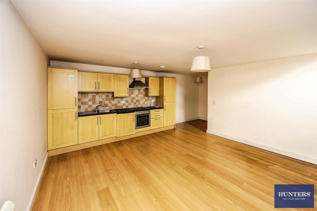 Apartment in Halifax - More