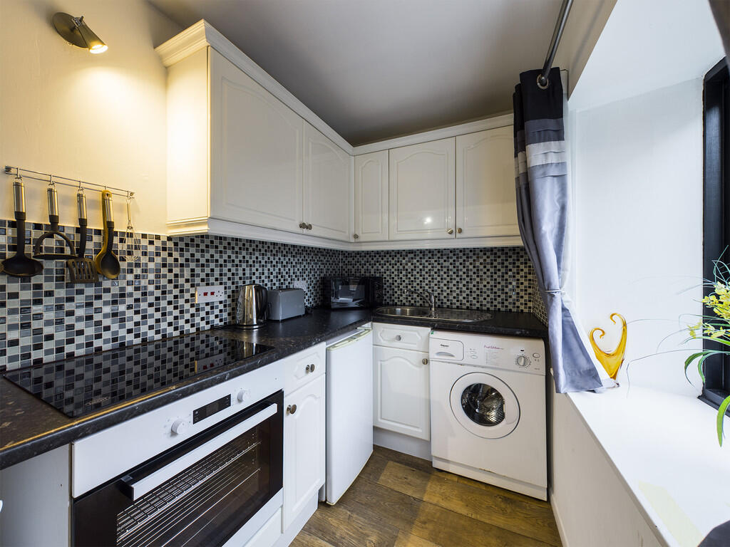 Apartment in Plymouth - More