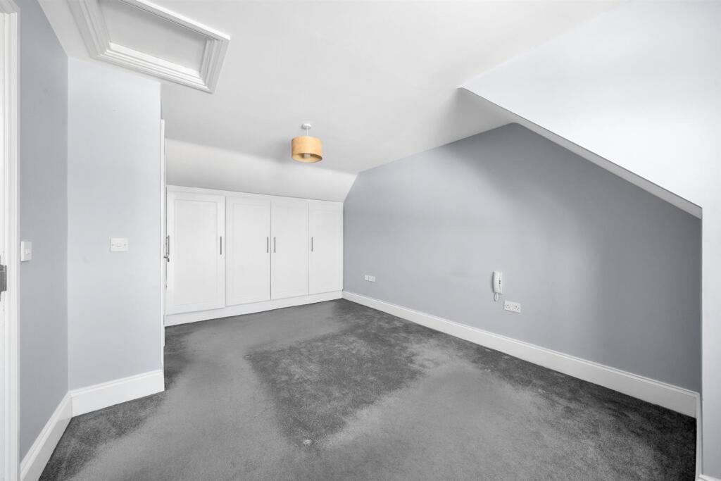 Azriel Terrace, Kent Road, West Wickham, BR4 - More