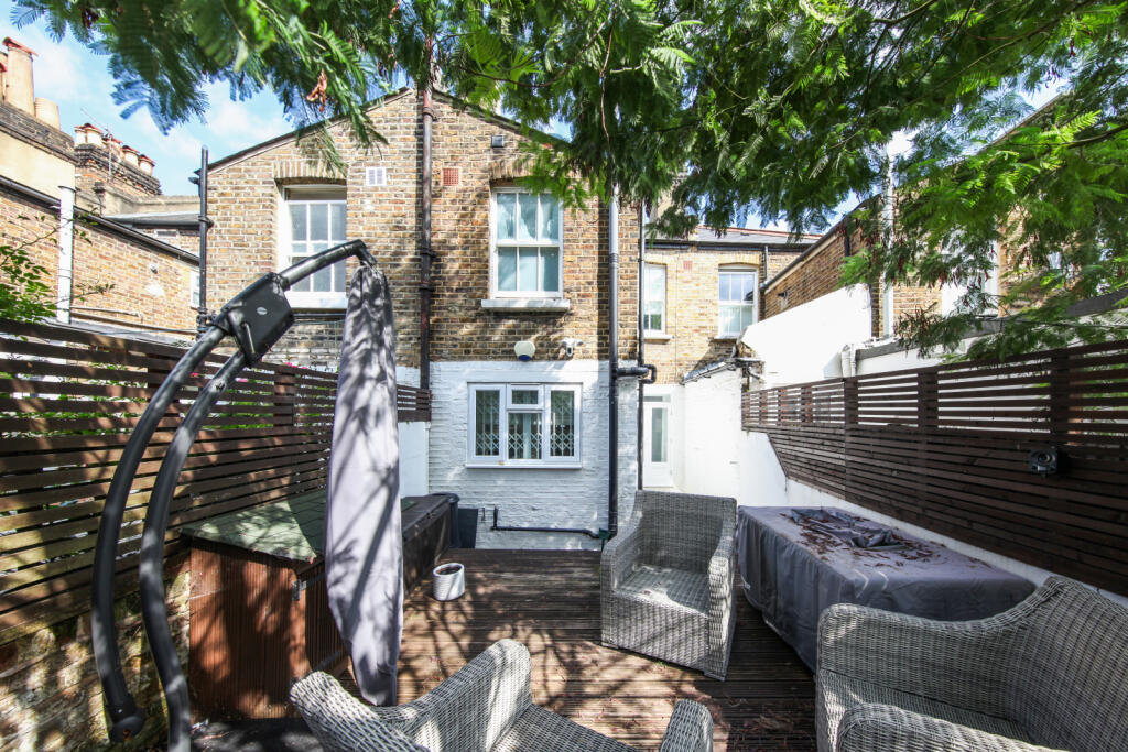 Kilburn Lane, W10 photo 2