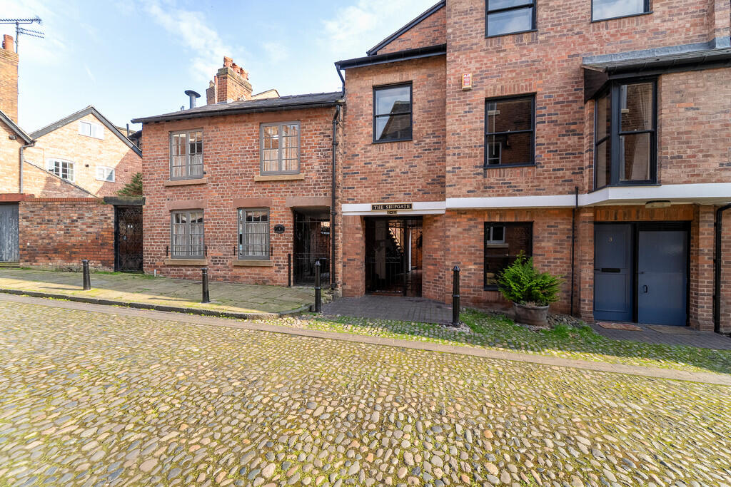 3-bed house on The Shipgate , Chester, £375,000