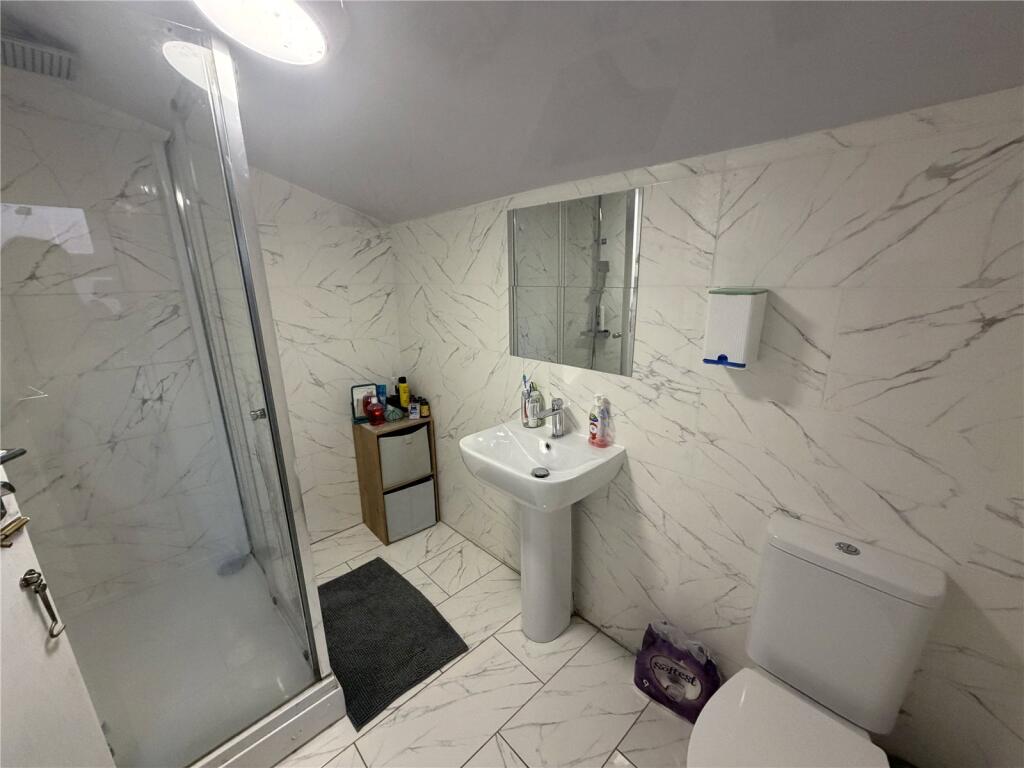 1 bedroom house share for rent
