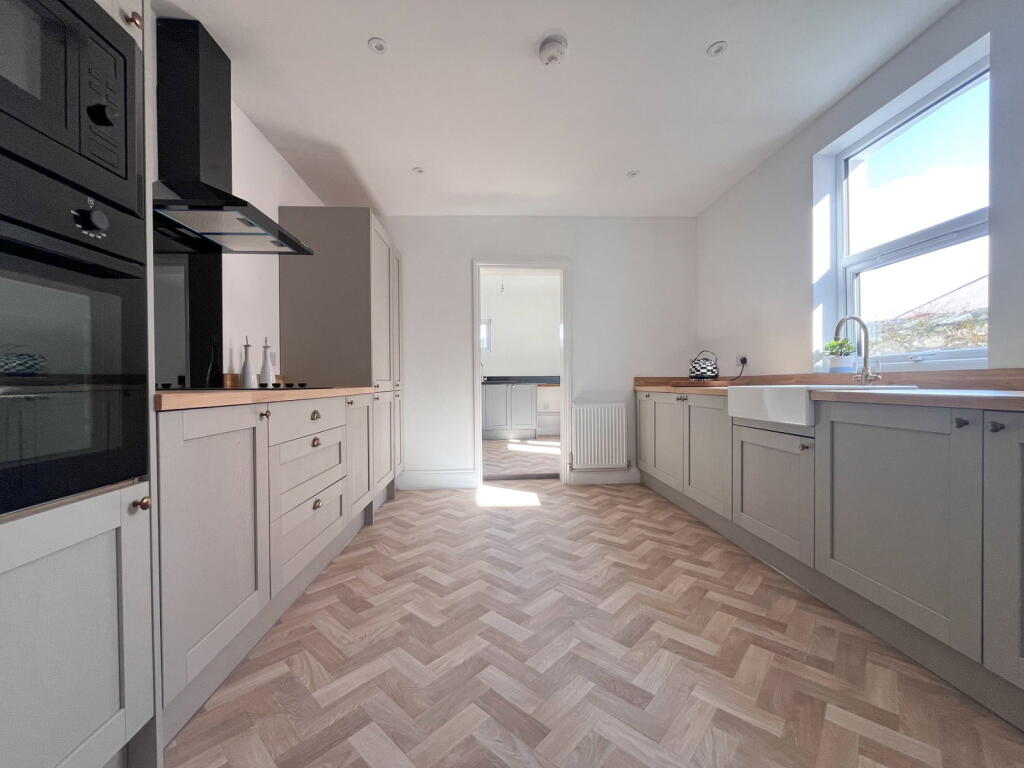 House in Plymouth - View 5