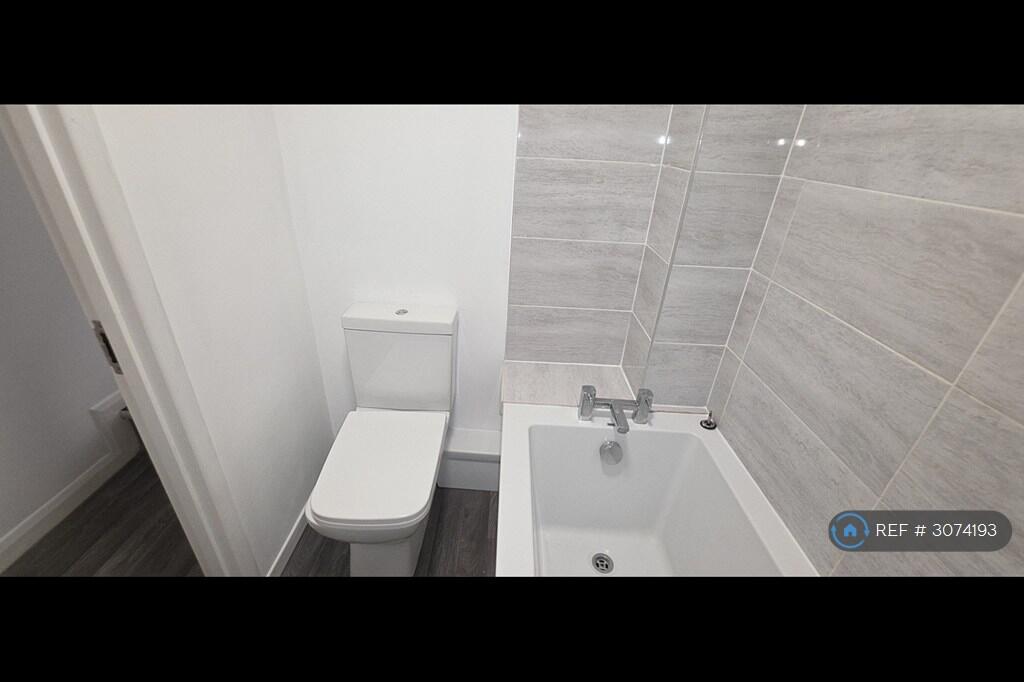 Apartment in Rochester - View 4