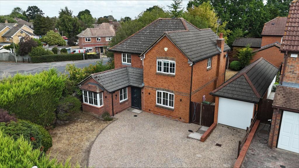 Main image of property: Chaffinch Close, Tilehurst, RG31
