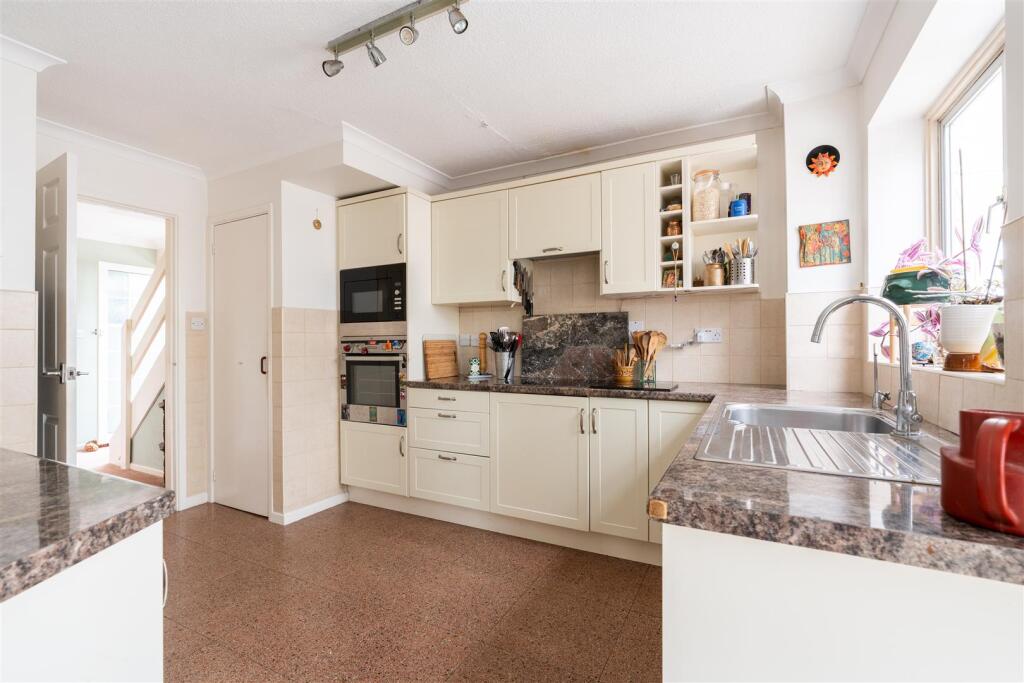 25, Shortacres, Kineton photo 4