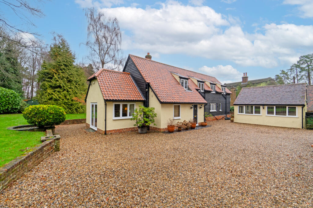 4-bed detached on Cambridge Road, Quendon, Saffron Walden, Essex, CB11, £800,000