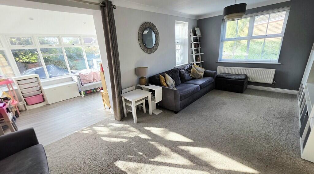 House in Brackley, West Northamptonshire - More