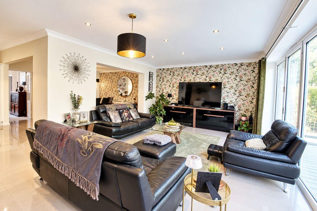 House in Enfield - View 5