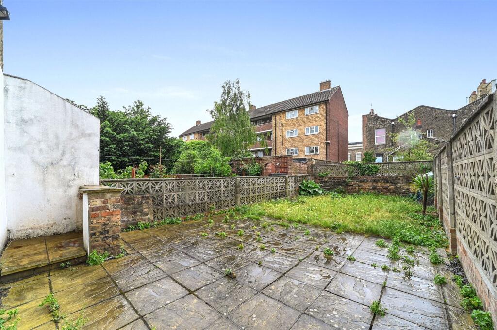 Blurton Road, Hackney, London, E5 - More