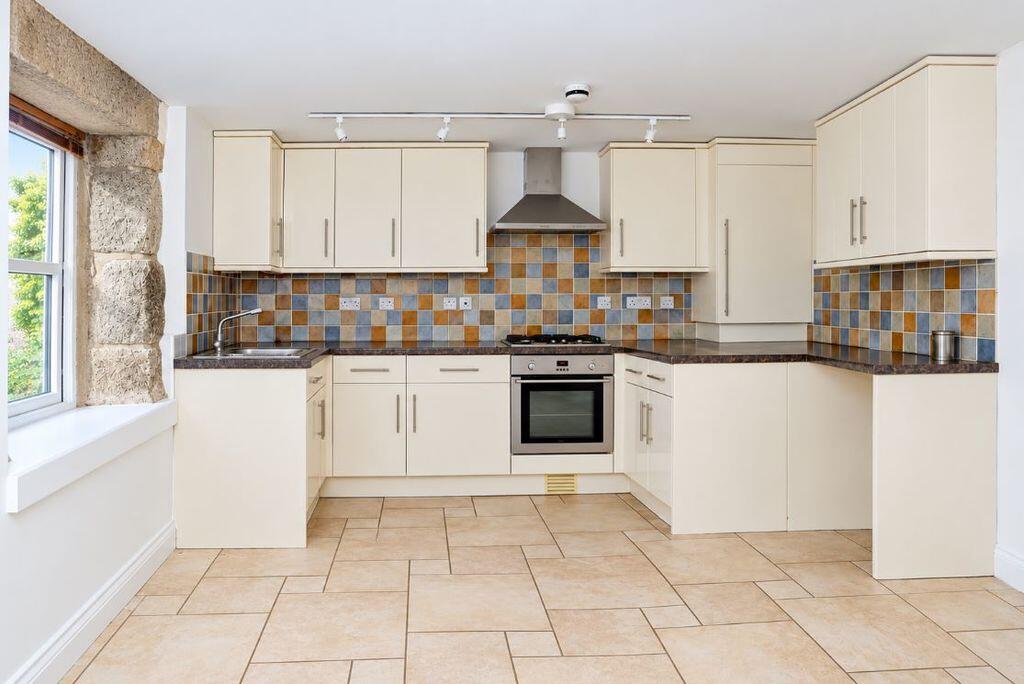 Apartment in Truro - View 3