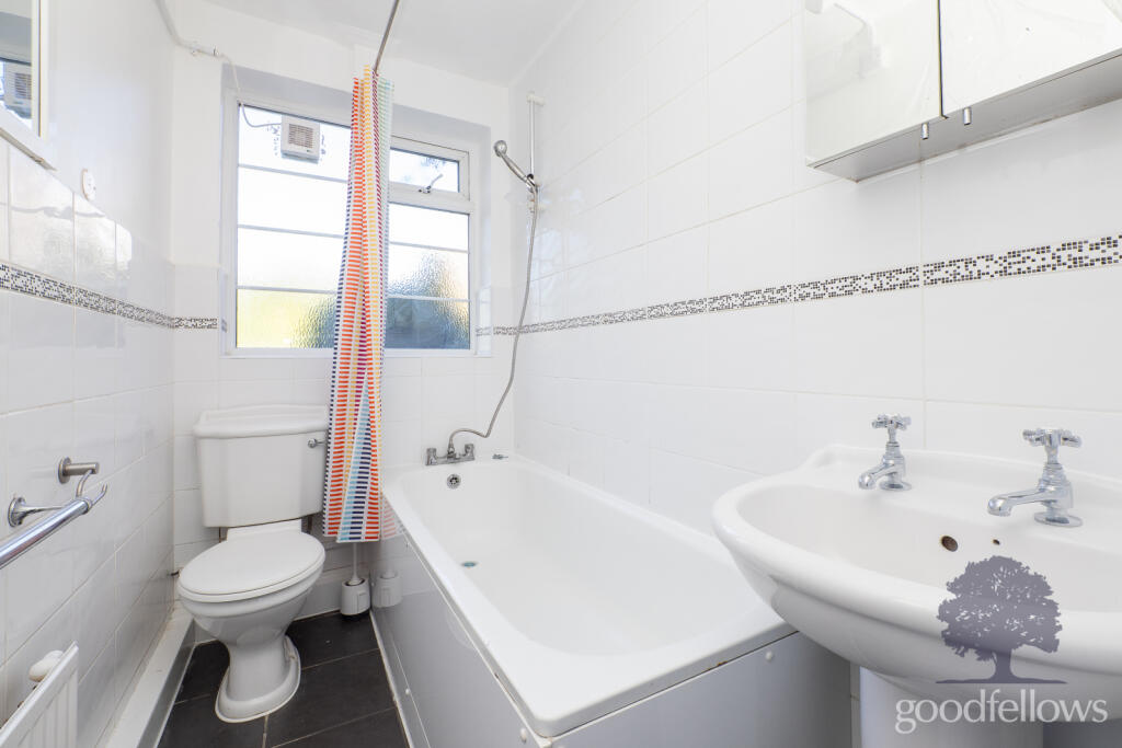 Apartment in Sutton - More