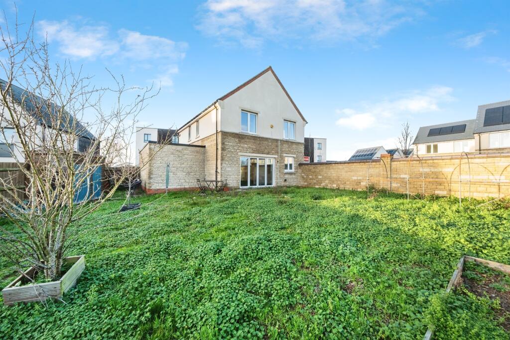 Charlotte Avenue, Bicester photo 4