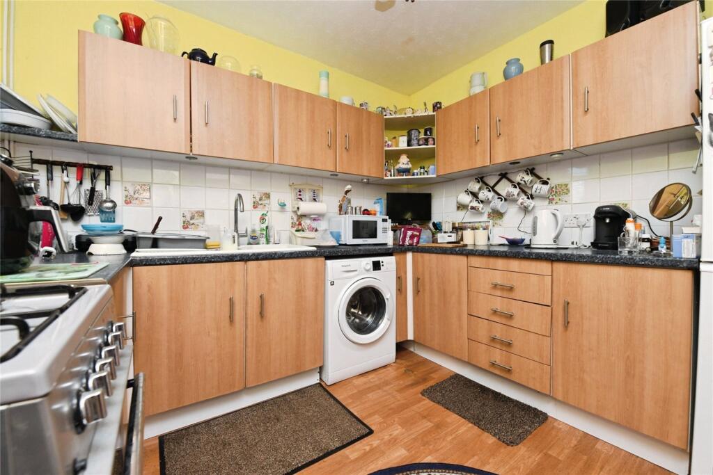 West Road, Shoeburyness, Southend-on-Sea, Essex, SS3 photo 3