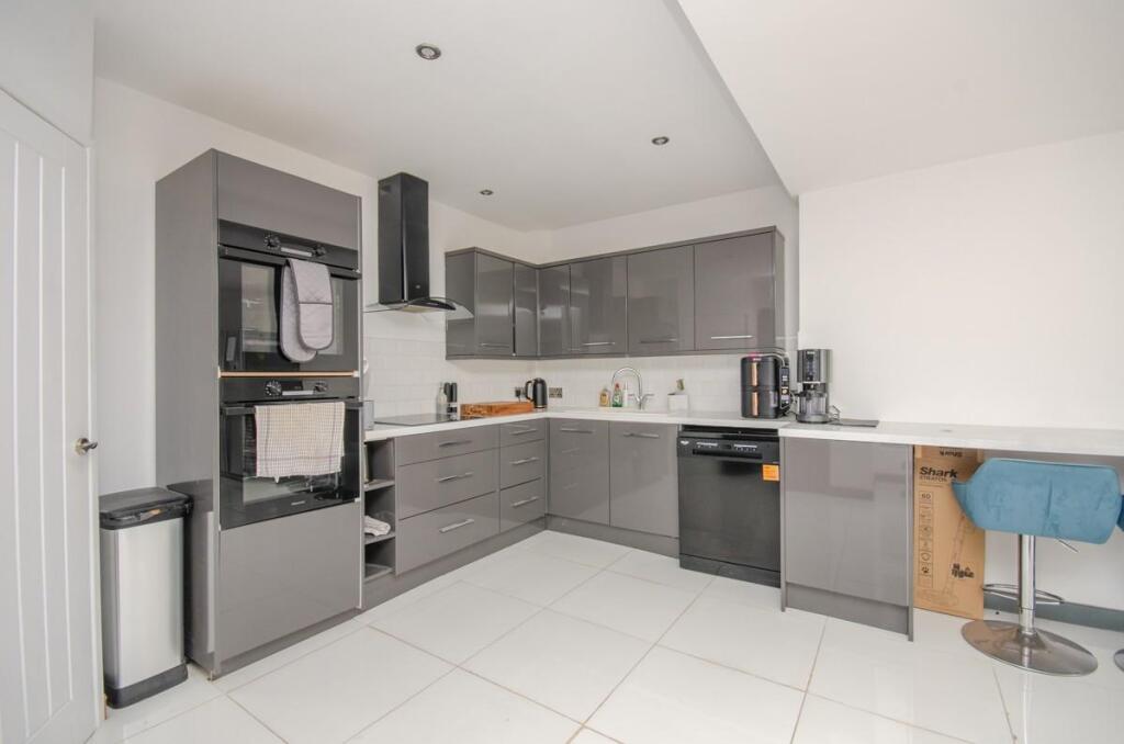 House in Bristol, Mangotsfield, Staple Hill and Mangotsfield - More